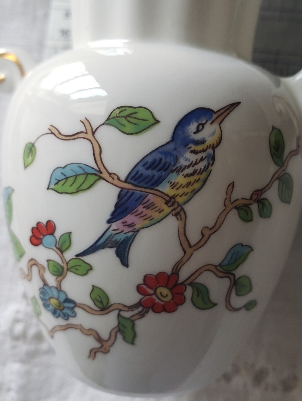 vintage Aynsley Pembroke miniature vase - Picture 11 of 13